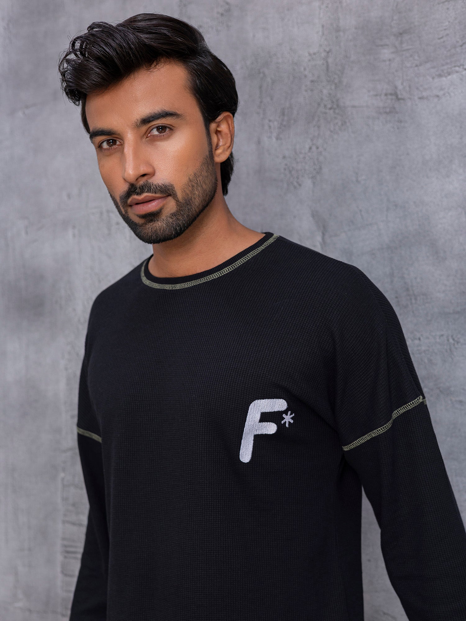 Men Brand Logo Round Neck Relaxed Fit T-shirt